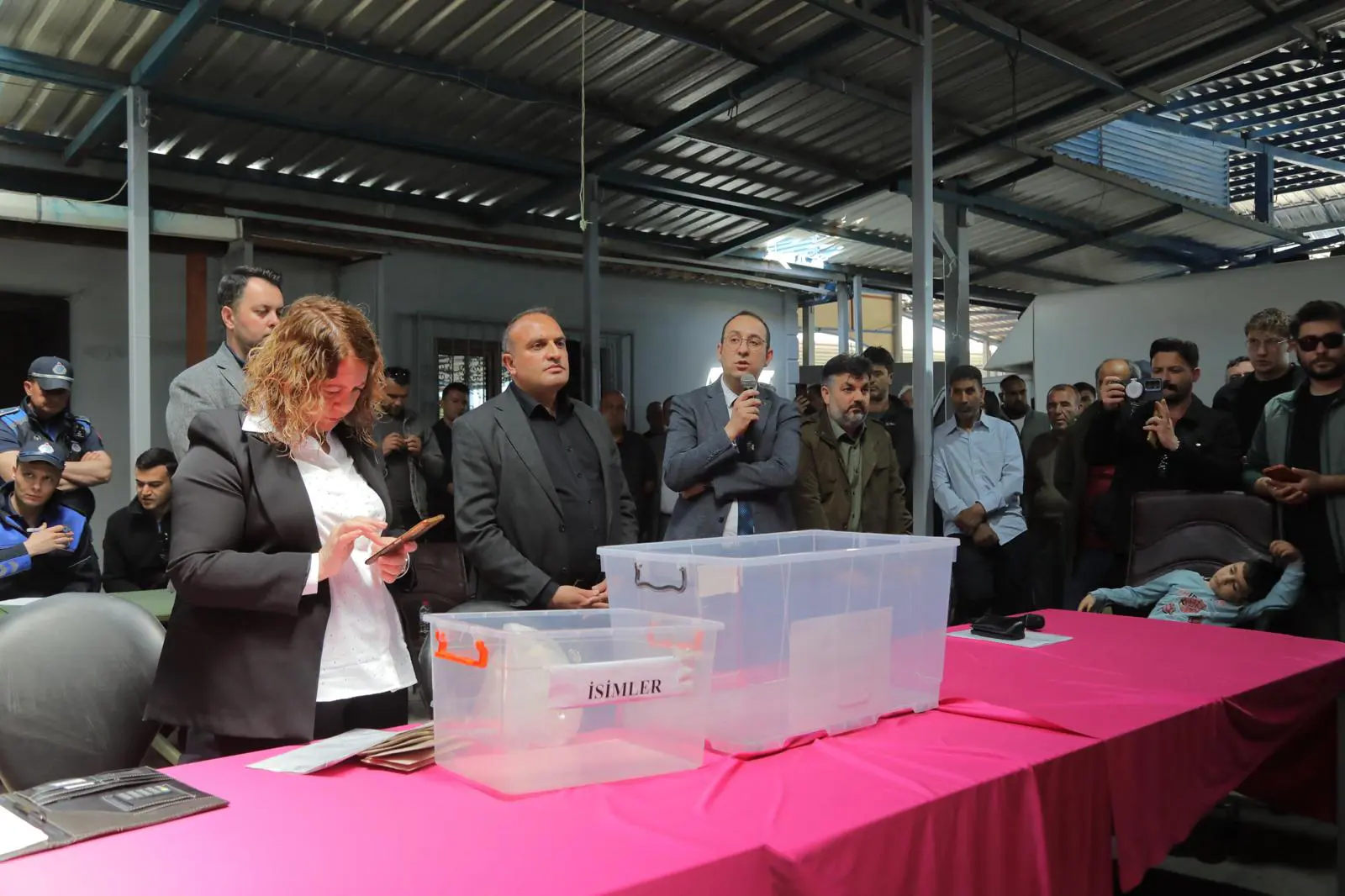 EDİRNELİ ESNAF İÇİN BALKAN PAZARI KURA SÜRECİ TAMAMLANDI galeri görseli